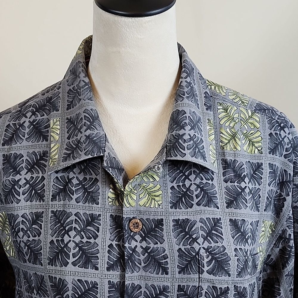 Tommy Bahama 100% Silk Gray & Green Men's Slightly Textured Casual Shirt, Size L